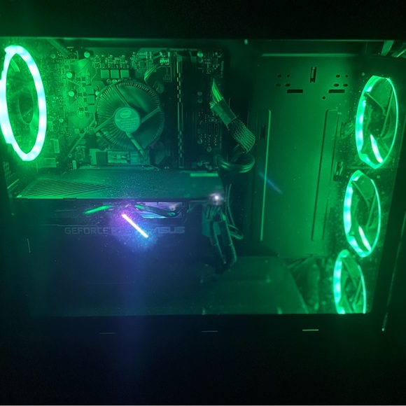 Gaming Pc With 60% keyboard and mouse with usb Microphone